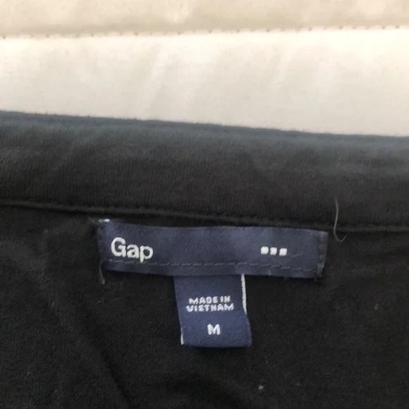 Gap sleeved classic black dress with a side slit V neck down to knee - Picture 8 of 10